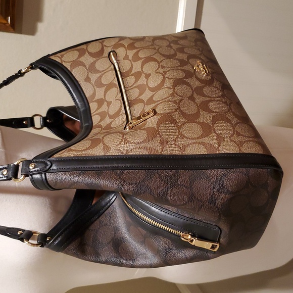 Like NEW Coach Signature Kristy Bag - Picture 2 of 12